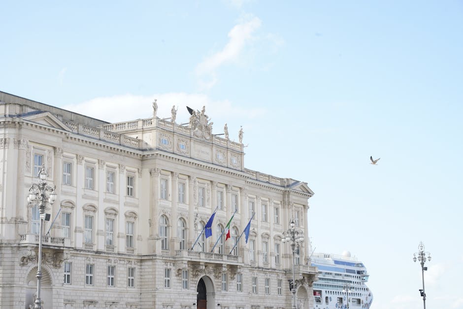 Balade matinale au port de Trieste travel tourism landmark