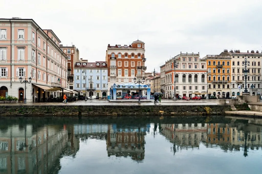 Les secrets du port de Trieste travel tourism landmark